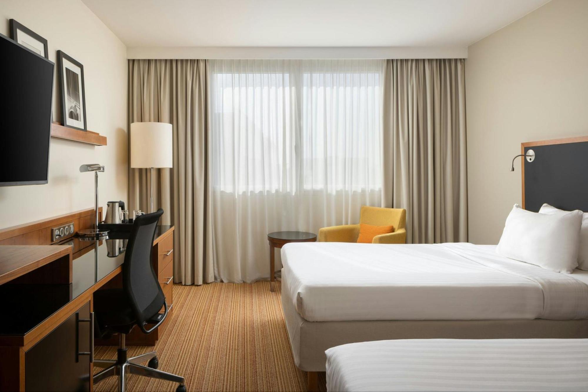 Courtyard By Marriott Toulouse Airport Ξενοδοχείο Εξωτερικό φωτογραφία